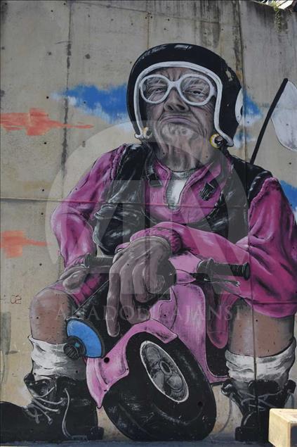 Graffitour en la Comuna 13 de Medellín