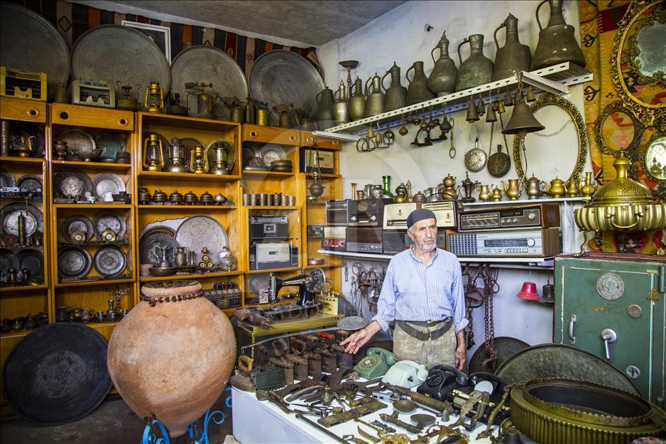 Tarih peşinde 50 yılı aşan serüven: "Antikacı Yaşar"