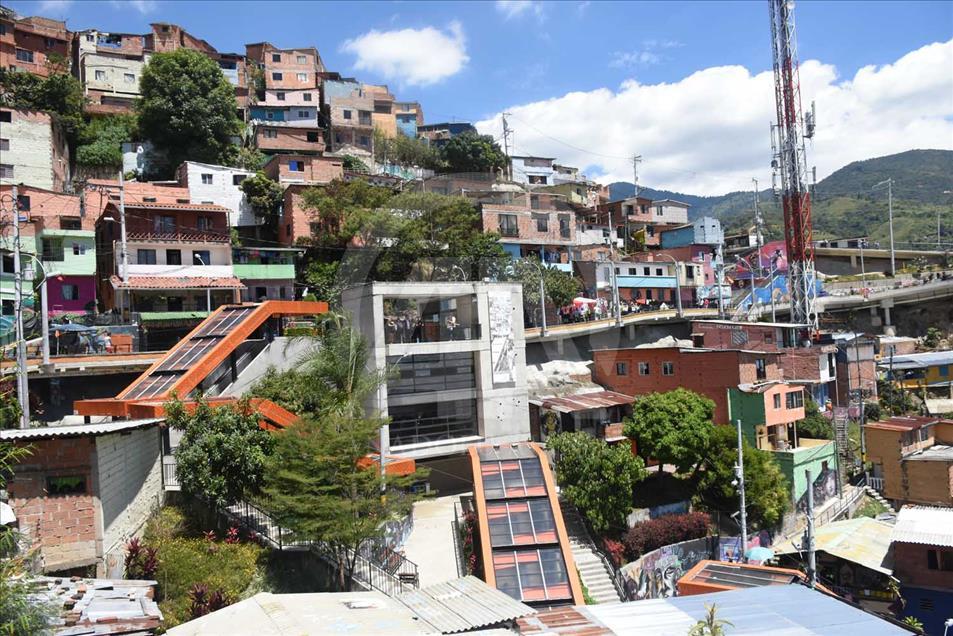 Graffitour en la Comuna 13 de Medellín