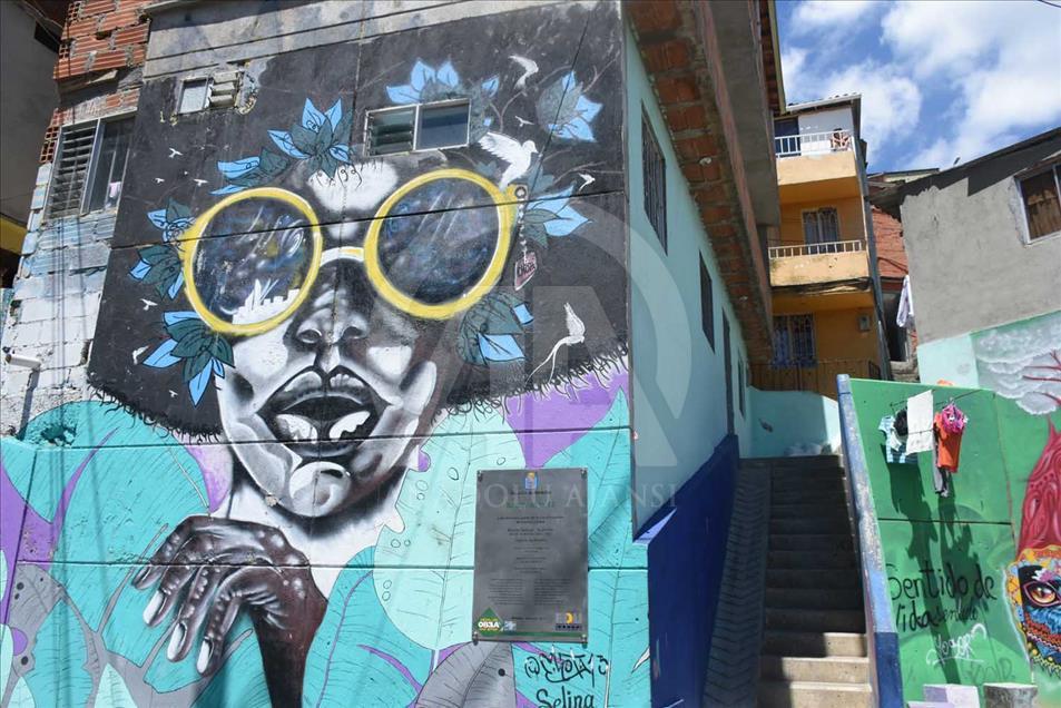 Graffitour en la Comuna 13 de Medellín
