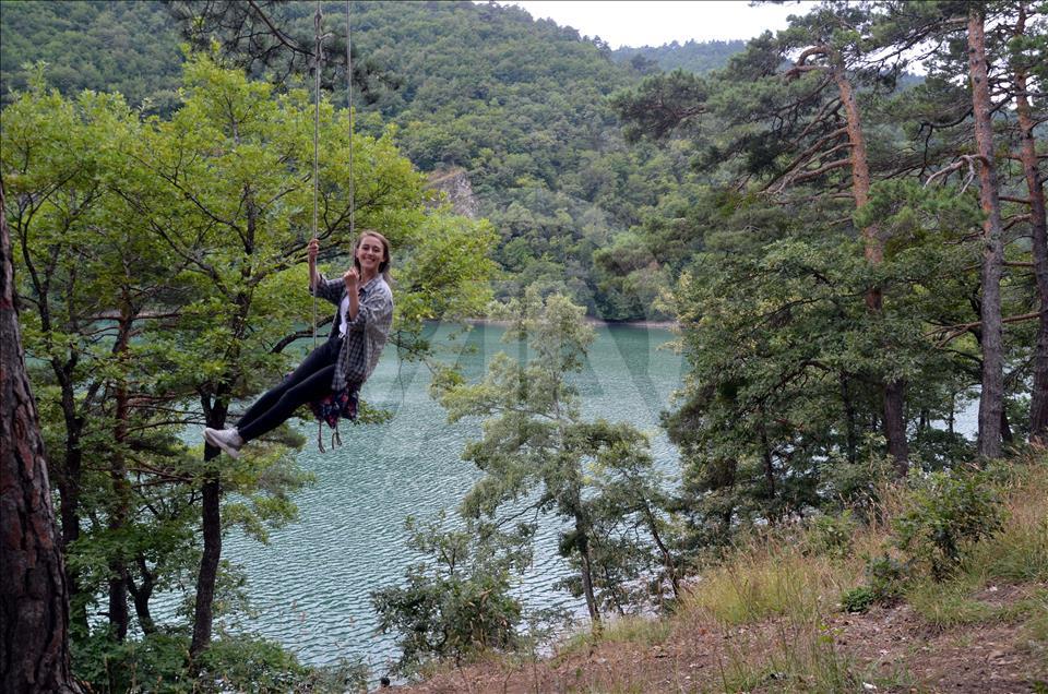 Orta Karadeniz'in "Uzungöl"ü ilgi görüyor