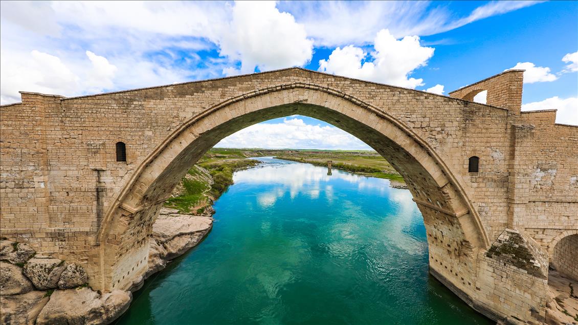 Malabadi Köprüsü yıllara meydan okuyor