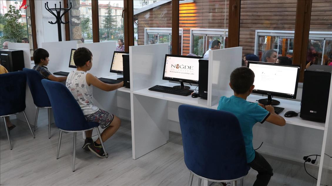 Niğde'de "Millet Kıraathanesi" hizmete açıldı