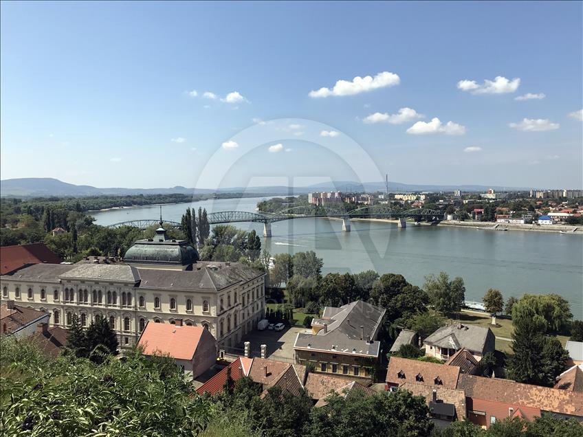 Hungari, kështjella Esztergom me shekuj sfidon kohën
