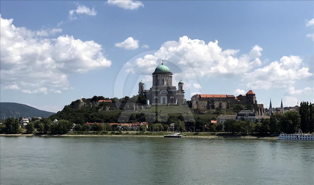 Hungari, kështjella Esztergom me shekuj sfidon kohën
