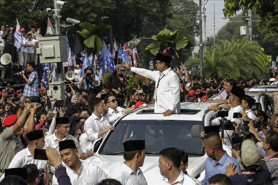 Prabowo dan Sandiaga Uno daftar capres dan cawapres