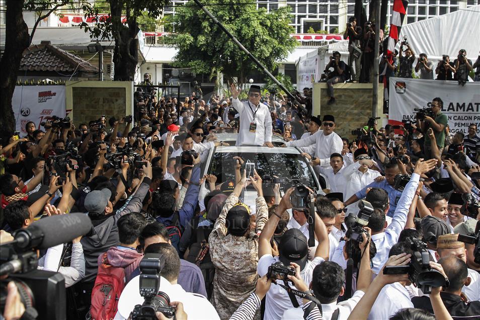 Prabowo dan Sandiaga Uno daftar capres dan cawapres