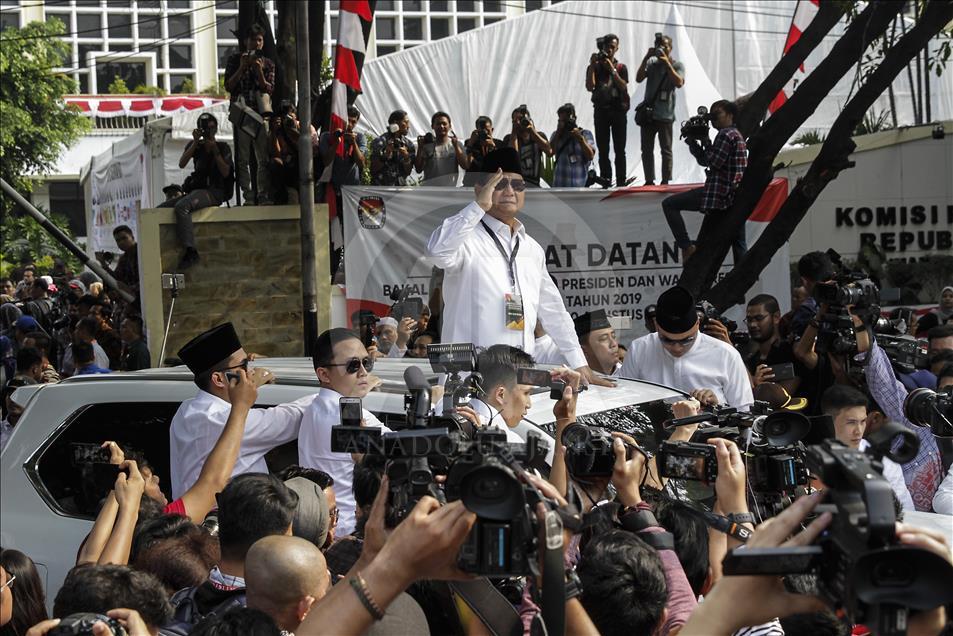 Prabowo dan Sandiaga Uno daftar capres dan cawapres
