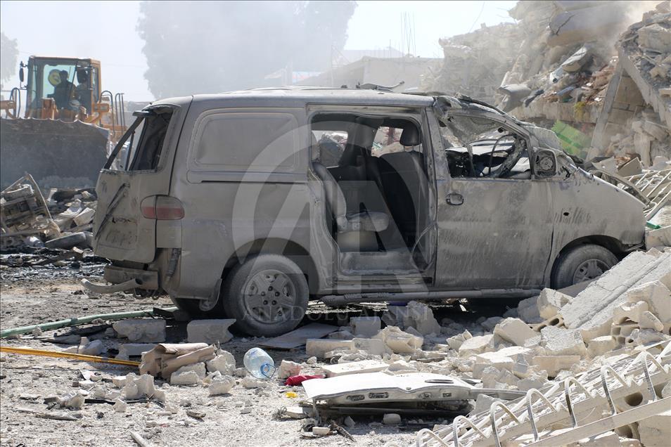 Dua gedung runtuh akibat ledakan bom di Idlib, Suriah