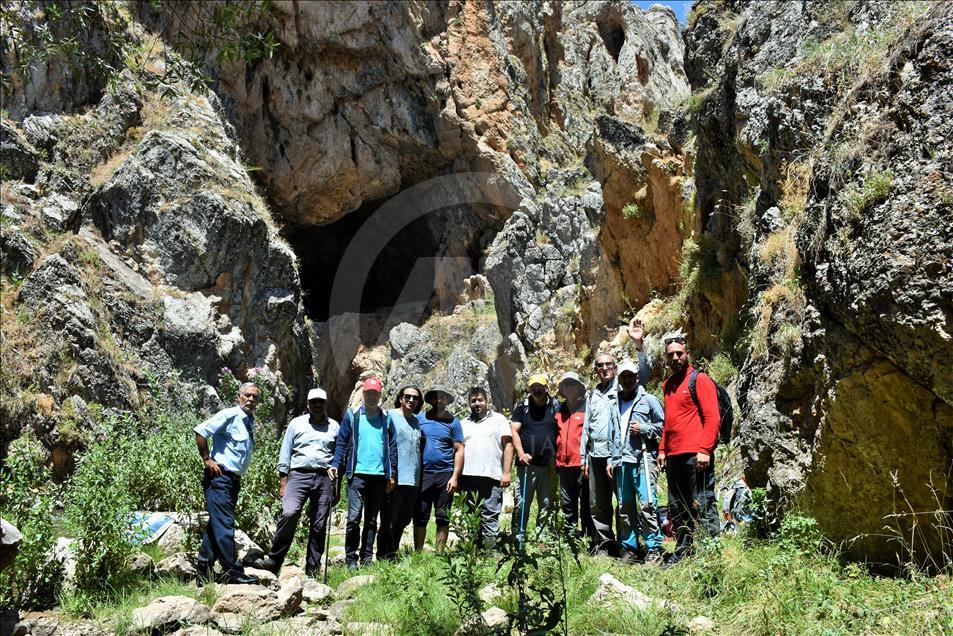 Kunav Mağarası doğa tutkunlarını ağırlıyor
