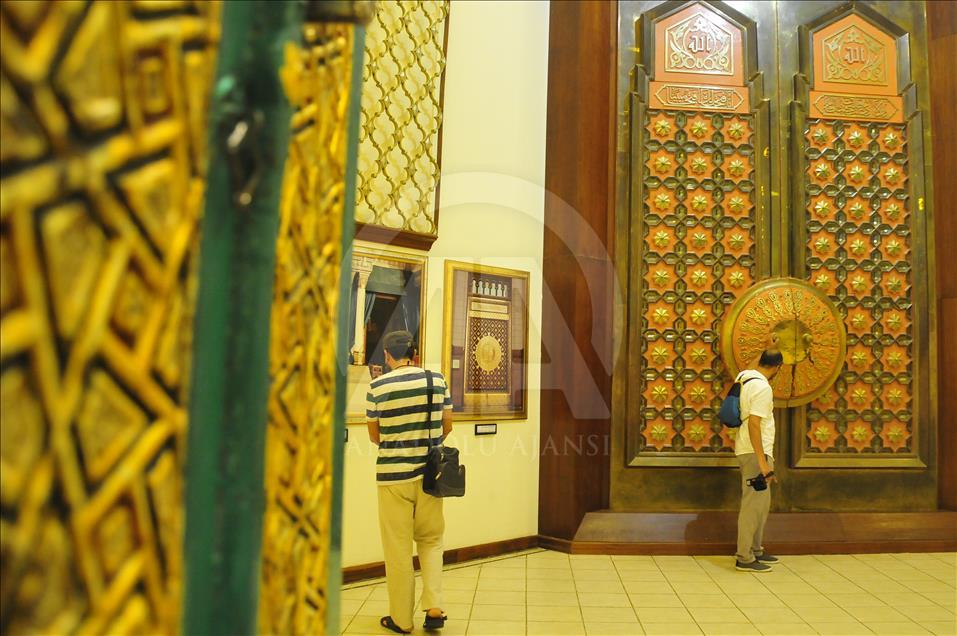 Kabe Sergi Salonununda Osmanlı eserleri