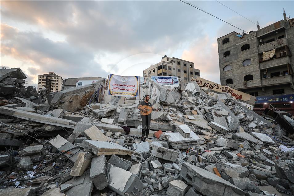 غزة.. حفل غنائي على أنقاض مركز ثقافي دمرته إسرائيل
