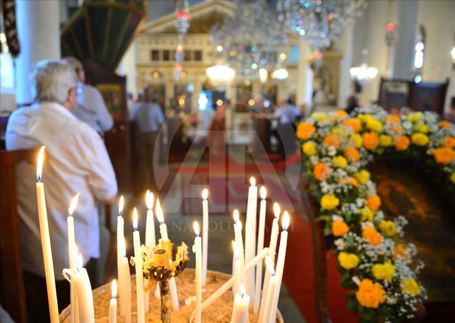 Cristianos ortodoxos celebran la asunción de la Virgen María en Turquía