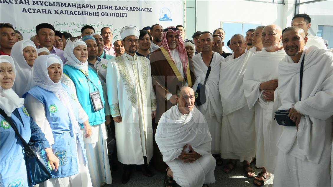 كازاخستان تودع قافلة حجاج إلى الأراضي المقدسة