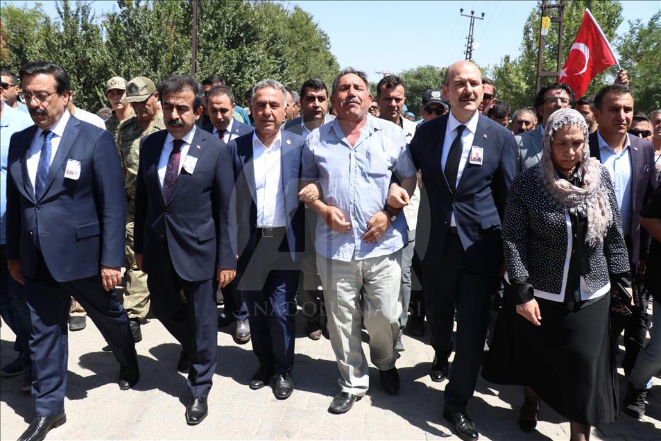 Şehitlerimizi uğurluyoruz