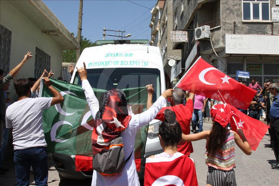 Şehitlerimizi uğurluyoruz