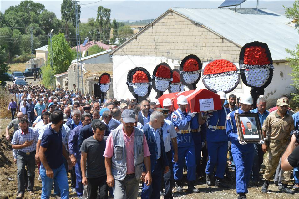 Şehitlerimizi uğurluyoruz