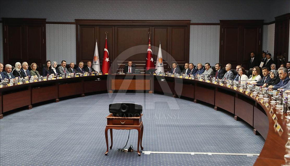 AK Parti MKYK toplantısı başladı