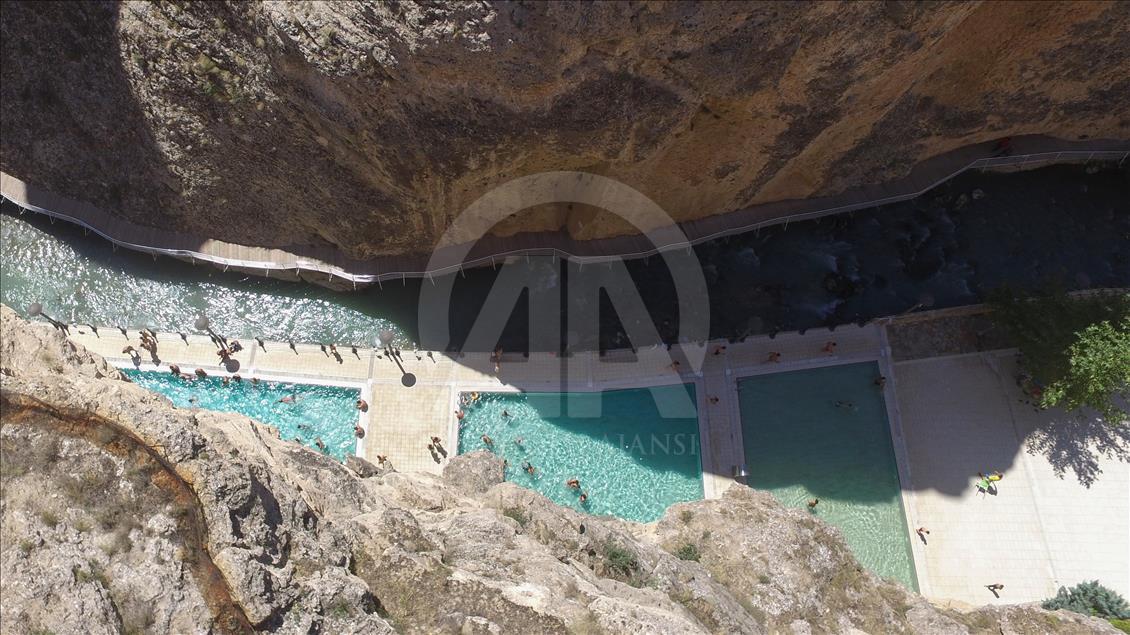 Dağlar arasındaki "Kudret Havuzu" bayrama tatiline hazır