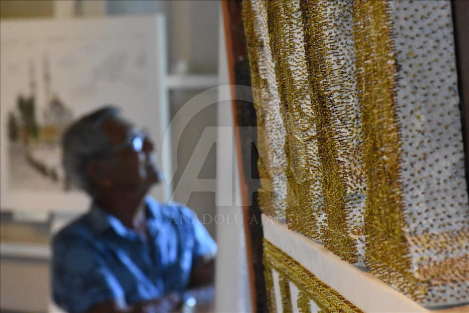 50 bin toplu iğne ile sanat eseri niteliğinde tablolar yapıyor