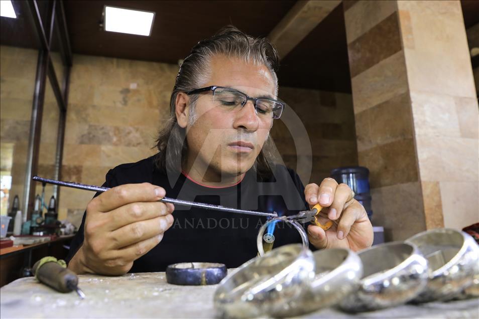 Urartu sanatı Erdal ustanın ellerinde hayat buluyor