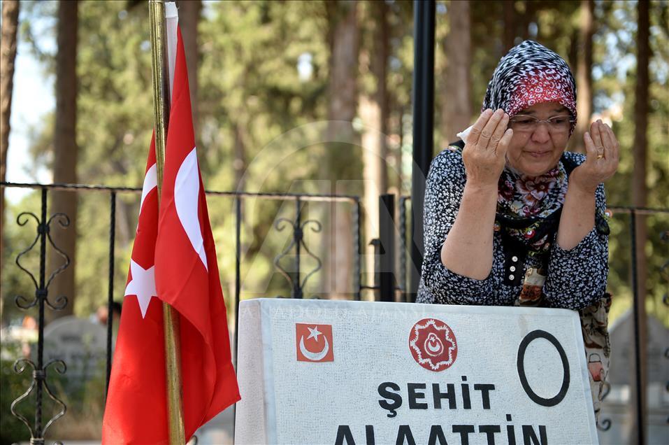 Mersin'de bayram öncesi şehitlik ziyareti