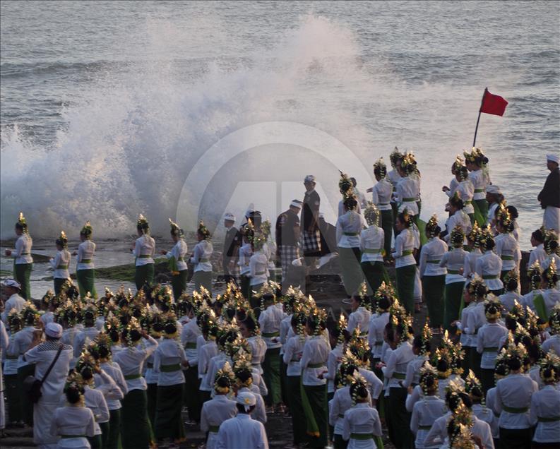 Danza masiva Rejang en Indonesia logra nuevo record MURI