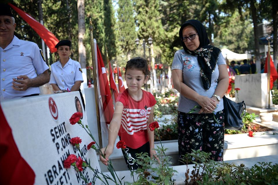 Mersin'de bayram öncesi şehitlik ziyareti