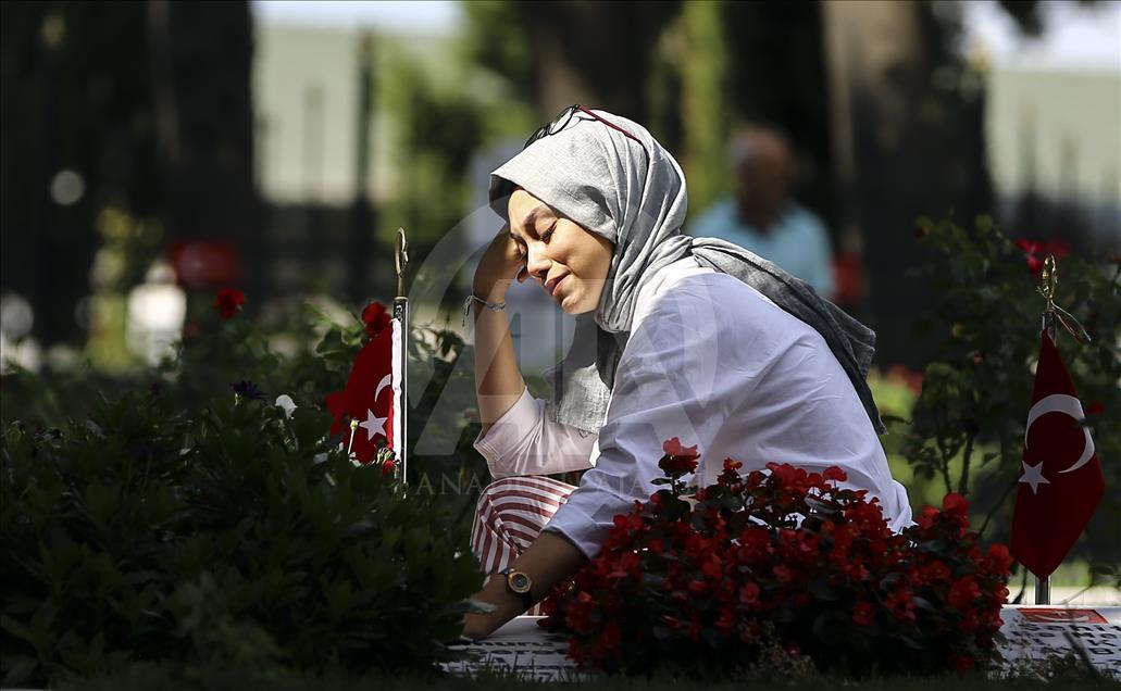 Şehitlikte hüzünlü bayram arifesi