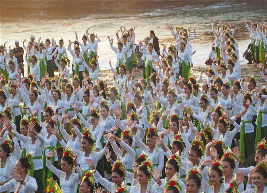 Tari Rejang massal di Tabanan pecahkan rekor MURI