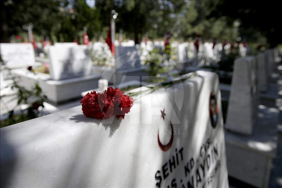 Ankara'da şehitlik ziyareti