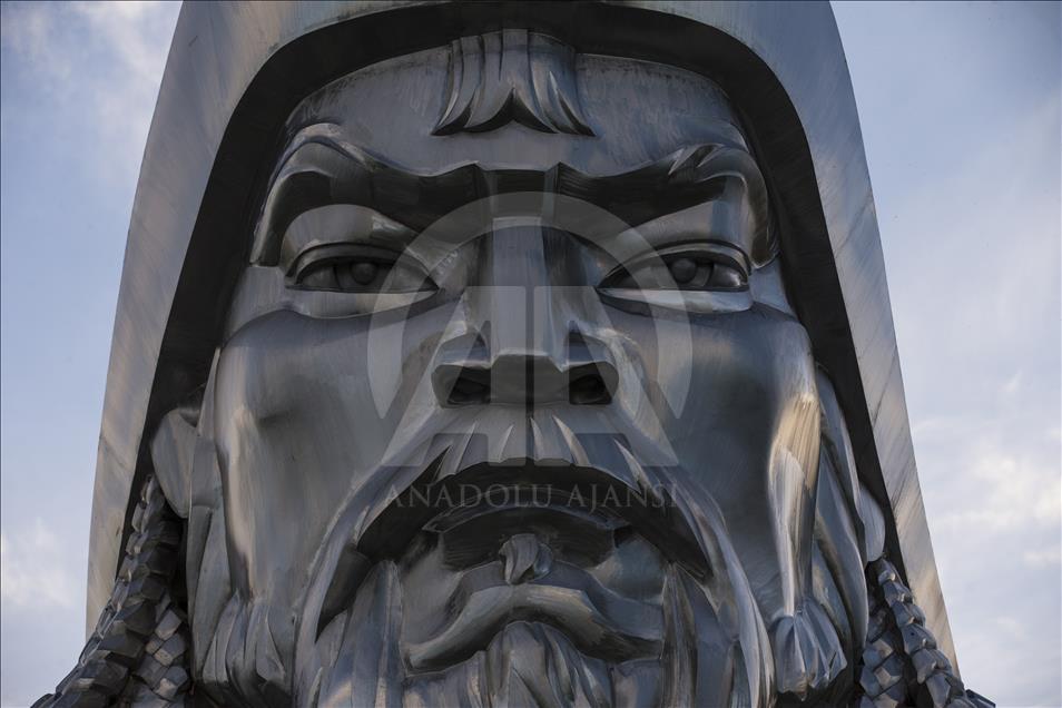 Museo y estatua de Genghis Khan en Mongolia