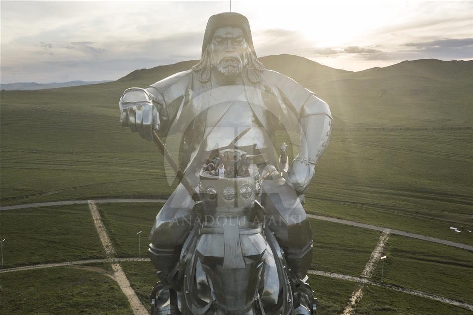 Museo y estatua de Genghis Khan en Mongolia