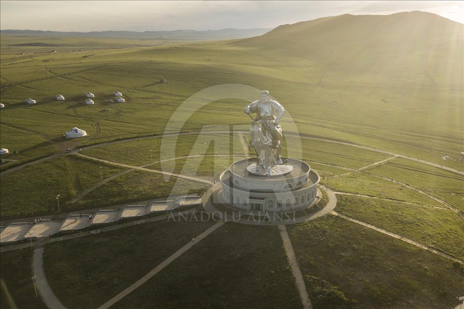 Museo y estatua de Genghis Khan en Mongolia