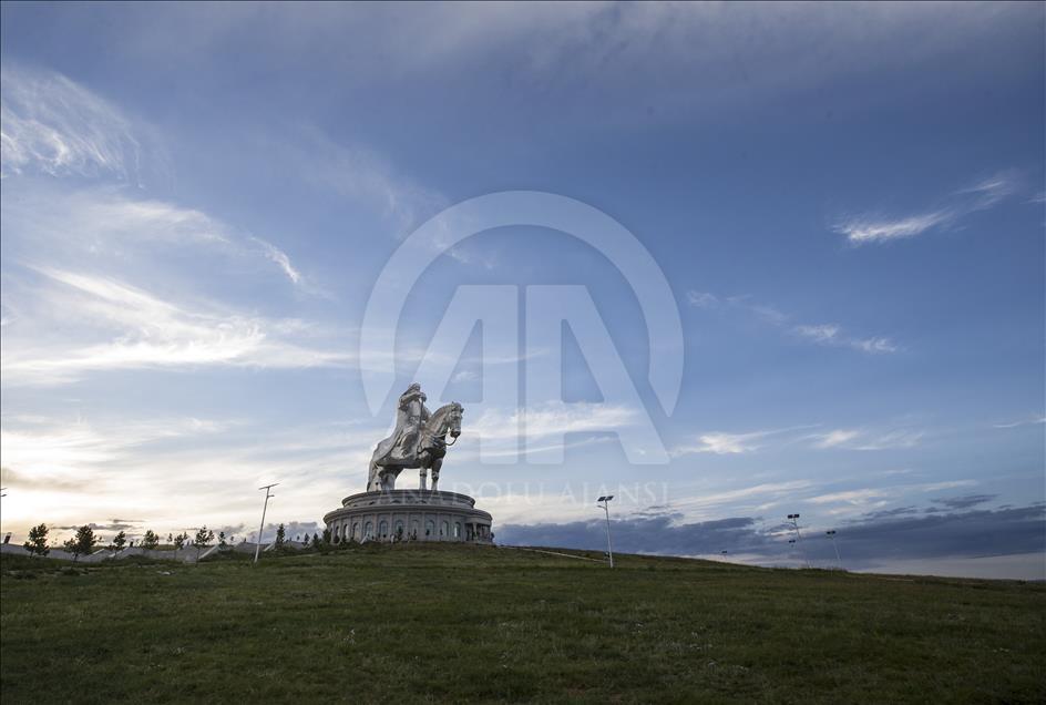 Museo y estatua de Genghis Khan en Mongolia