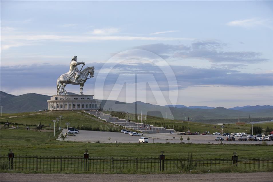 Museo y estatua de Genghis Khan en Mongolia