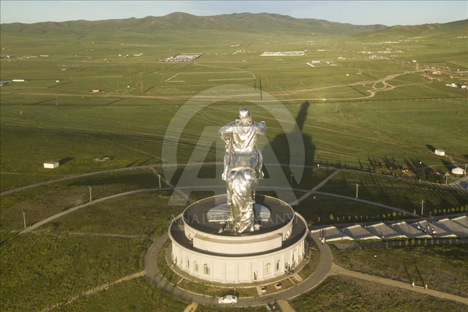 Museo y estatua de Genghis Khan en Mongolia