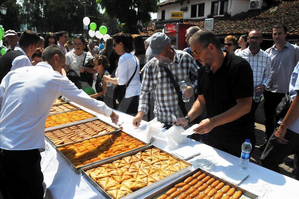 Sırbistan'da bayram sofrası kuruldu

