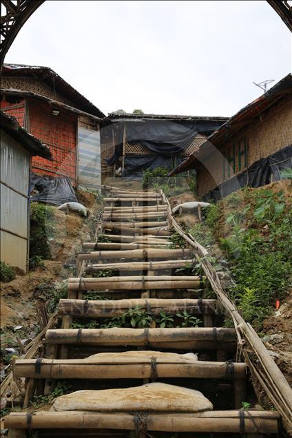 Cox's Bazar'da Türk kuruluşların yaptırdığı bambu evlerin sayısı artıyor