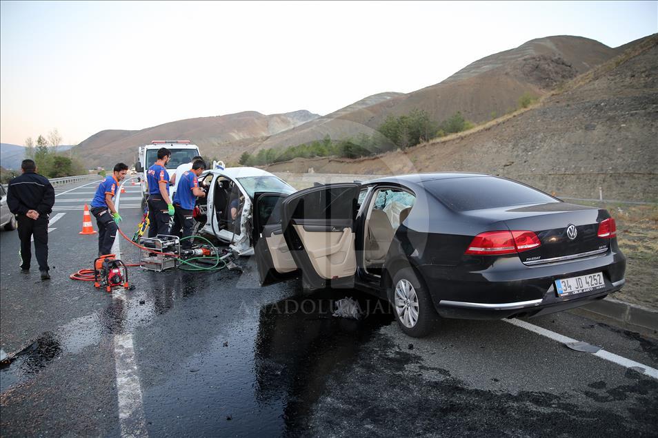 Erzincan'da Trafik Kazası: 7 ölü, 3 Yaralı - Anadolu Ajansı