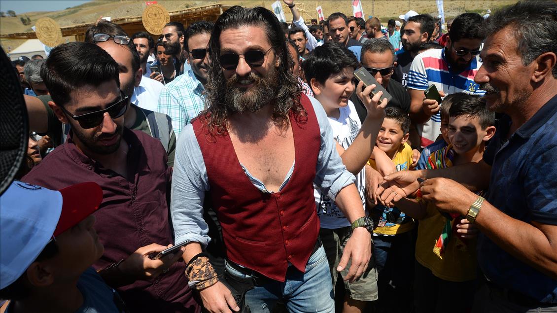 "Diriliş Ertuğrul" dizisi oyuncuları Malazgirt Zaferi kutlamalarında
