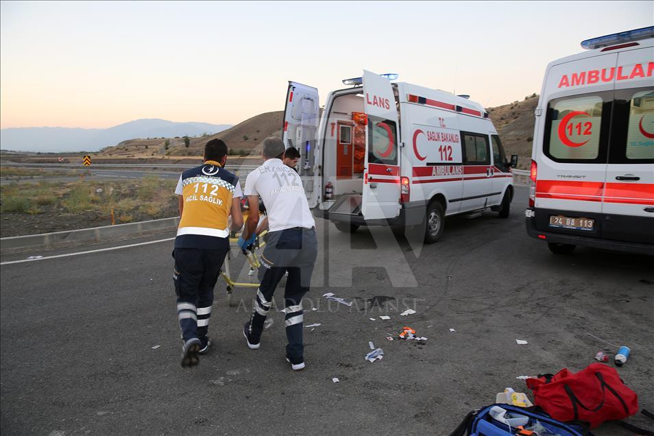 Erzincan'da trafik kazası: 7 ölü, 3 yaralı