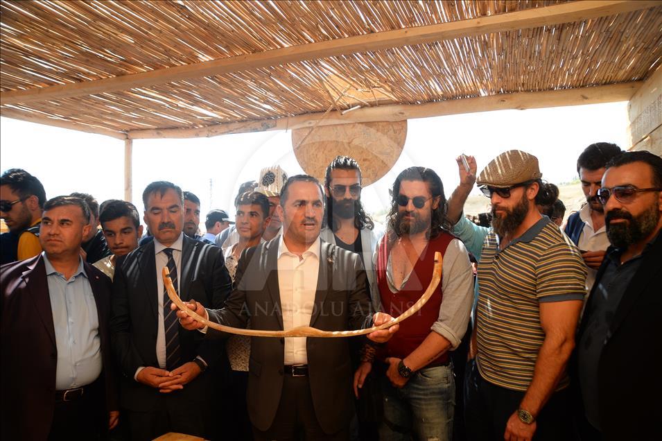 "Diriliş Ertuğrul" dizisi oyuncuları Malazgirt Zaferi kutlamalarında