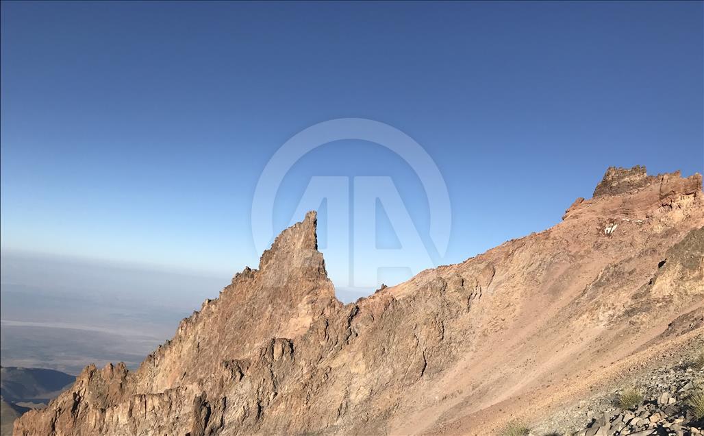 "Tarifeli tırmanış"la Erciyes Dağı'nda zirve yapıyorlar

