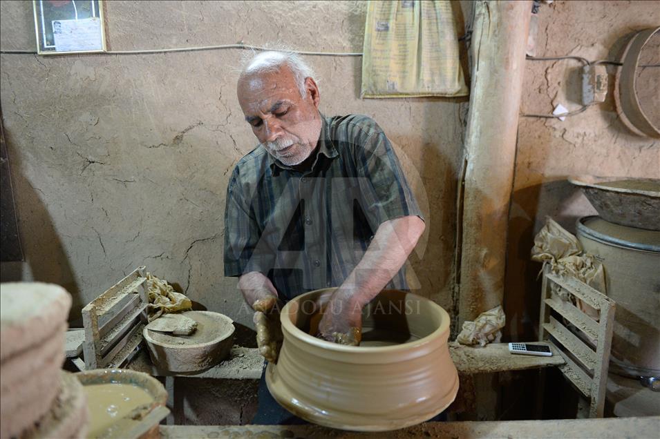 İran'ın çömlekçilik merkezi "Lalecin"
