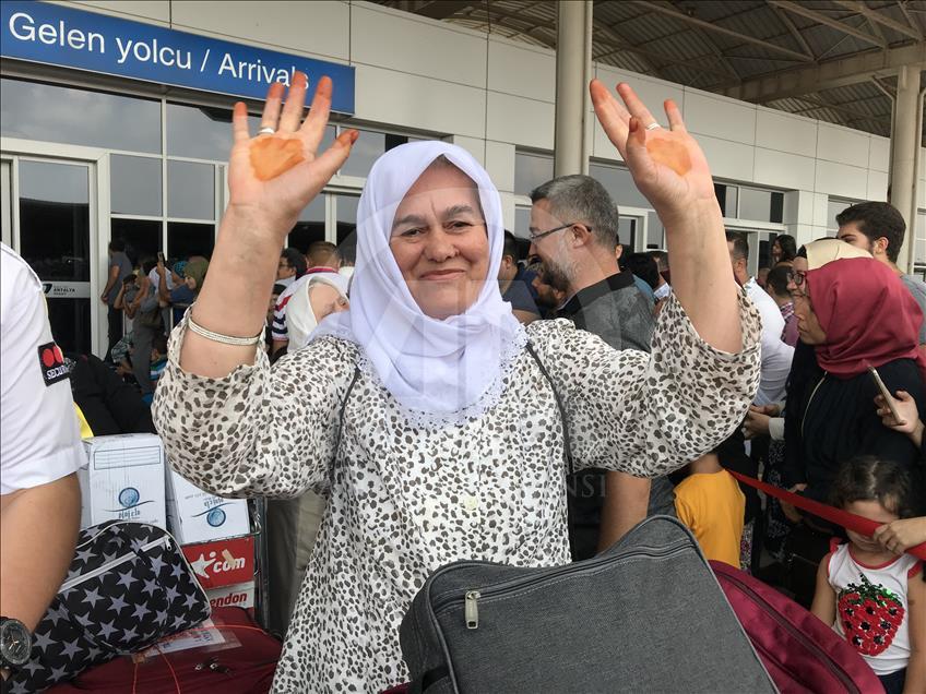 Antalya'da ilk hac kafilesi döndü