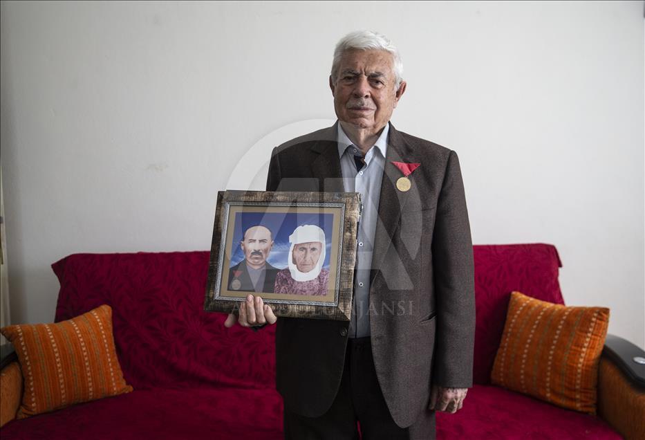Babalarının ''Mirası''nı gururla göğüslerinde taşıyorlar
