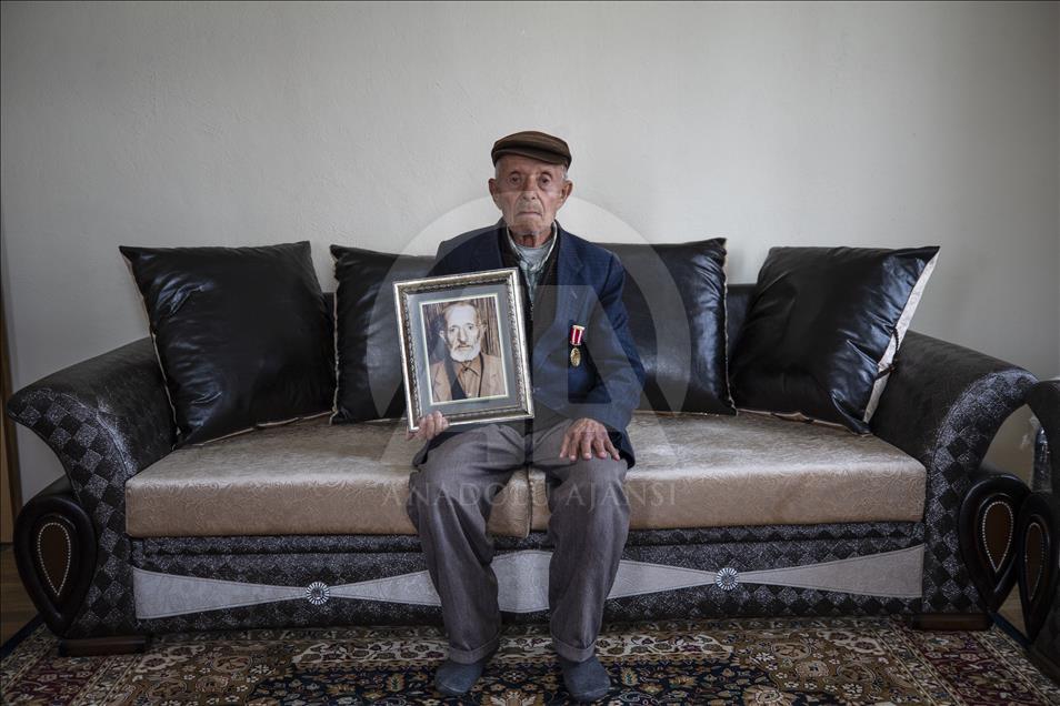 Babalarının ''Mirası''nı gururla göğüslerinde taşıyorlar
