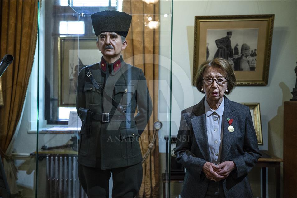 Babalarının ''Mirası''nı gururla göğüslerinde taşıyorlar
