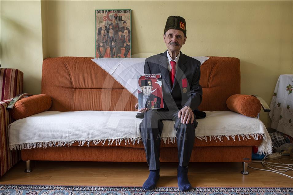 Babalarının ''Mirası''nı gururla göğüslerinde taşıyorlar
